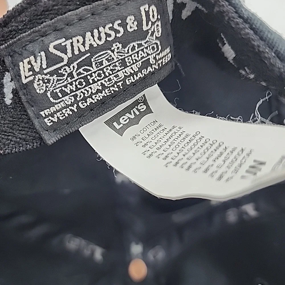 Levi's FlexFit 110 Baseball Cap Hat Black Red Blue‎ Stripe Strap back STRAUSS